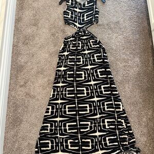 Elegant Black and White Geometric Maxi Dress